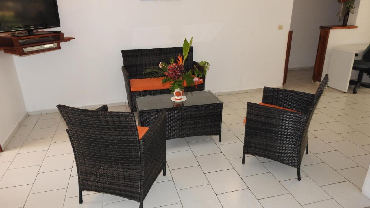 Villa Nanou , Villa De Plein Pied Avec Joli Jardin Bouillante Esterno foto